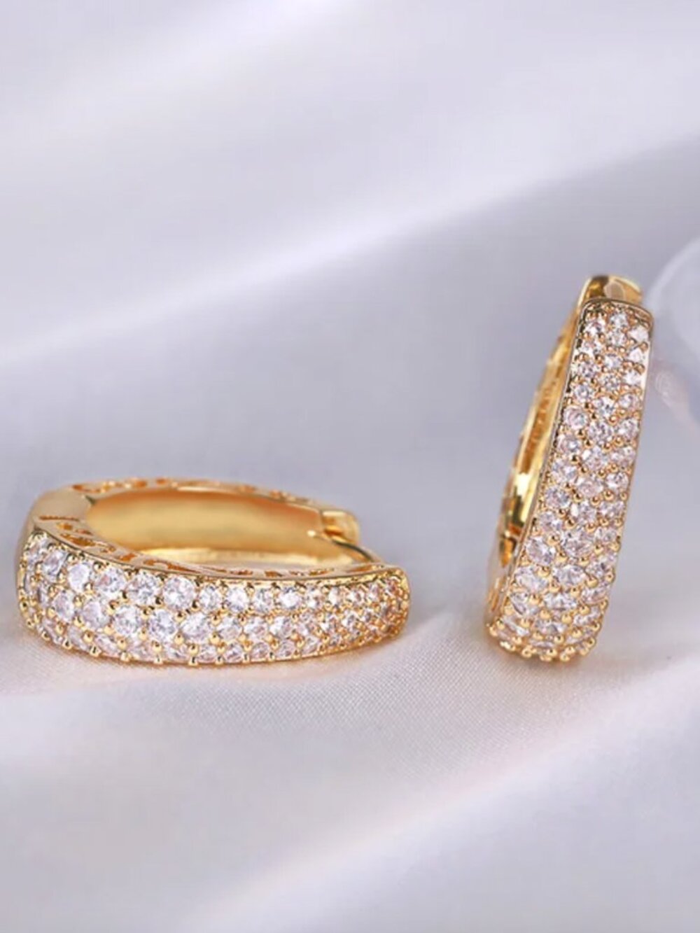NEW 18k Yellow Gold Diamond Hoop Earrings - Picture 2 of 4